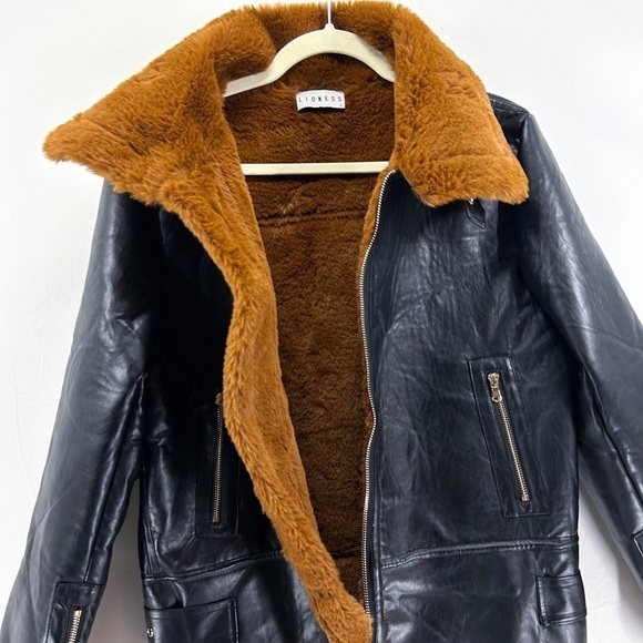 𝅺LIONESS Black Faux Leather Jacket Faux Fur Lining and Trim - Picture 6 of 9